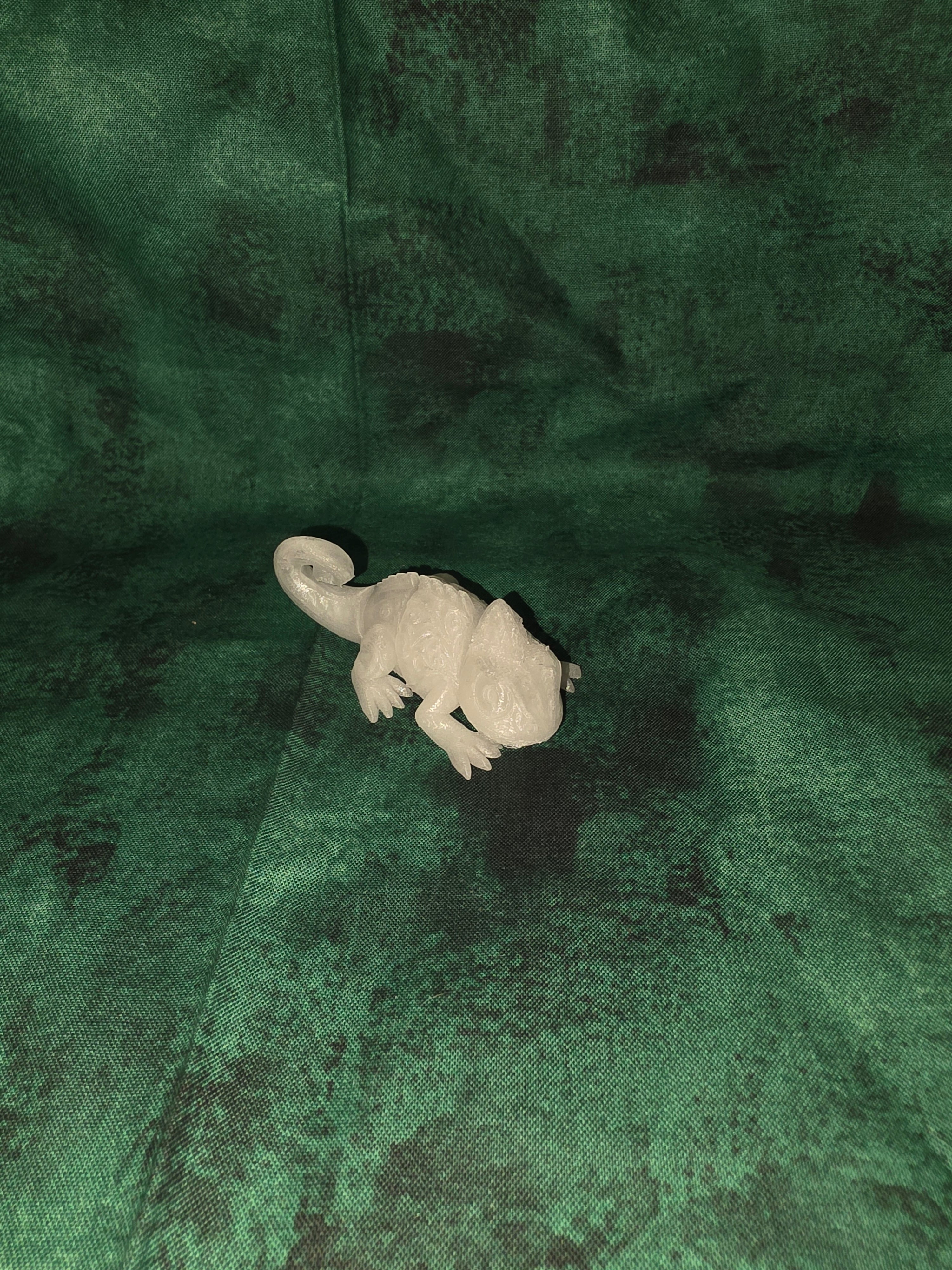 Glow chameleon