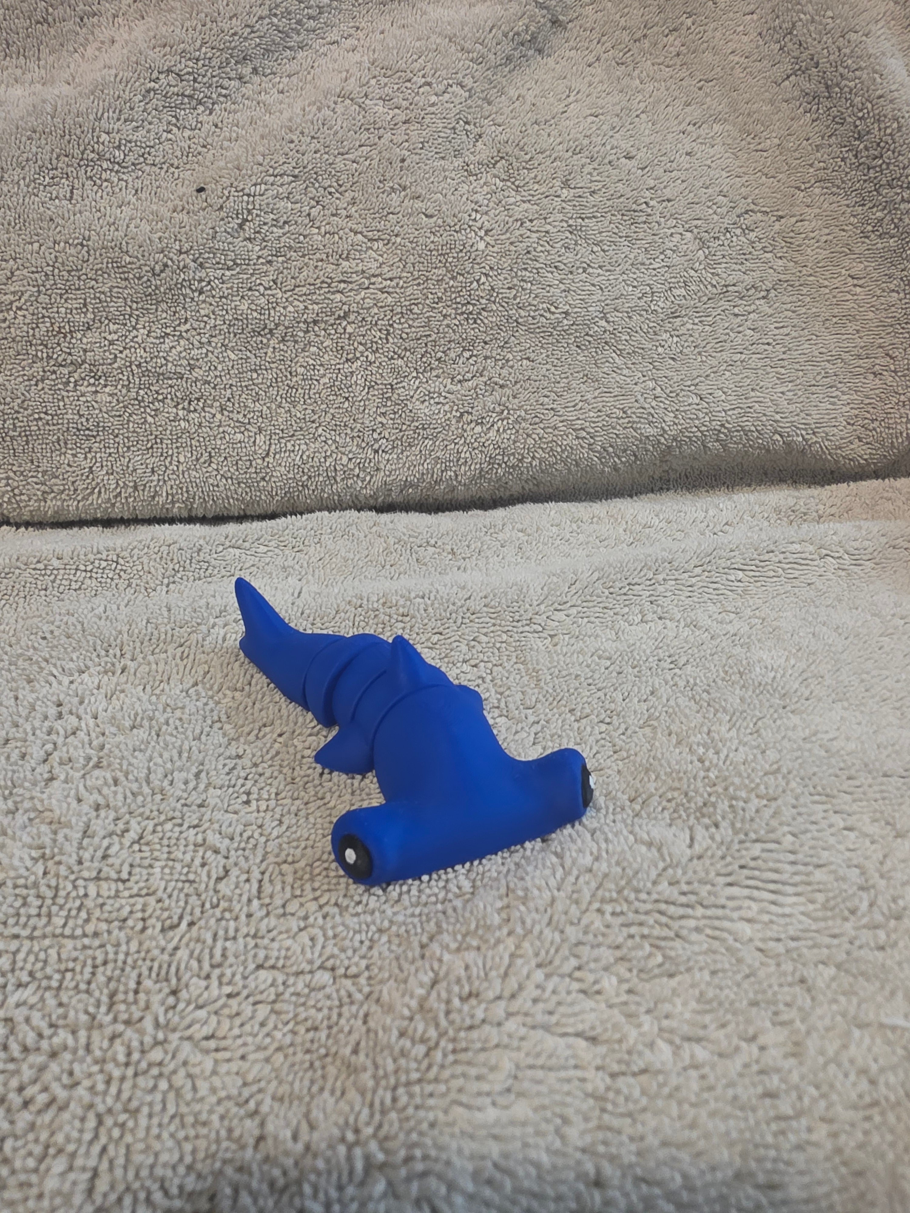 Hammerhead shark magnet