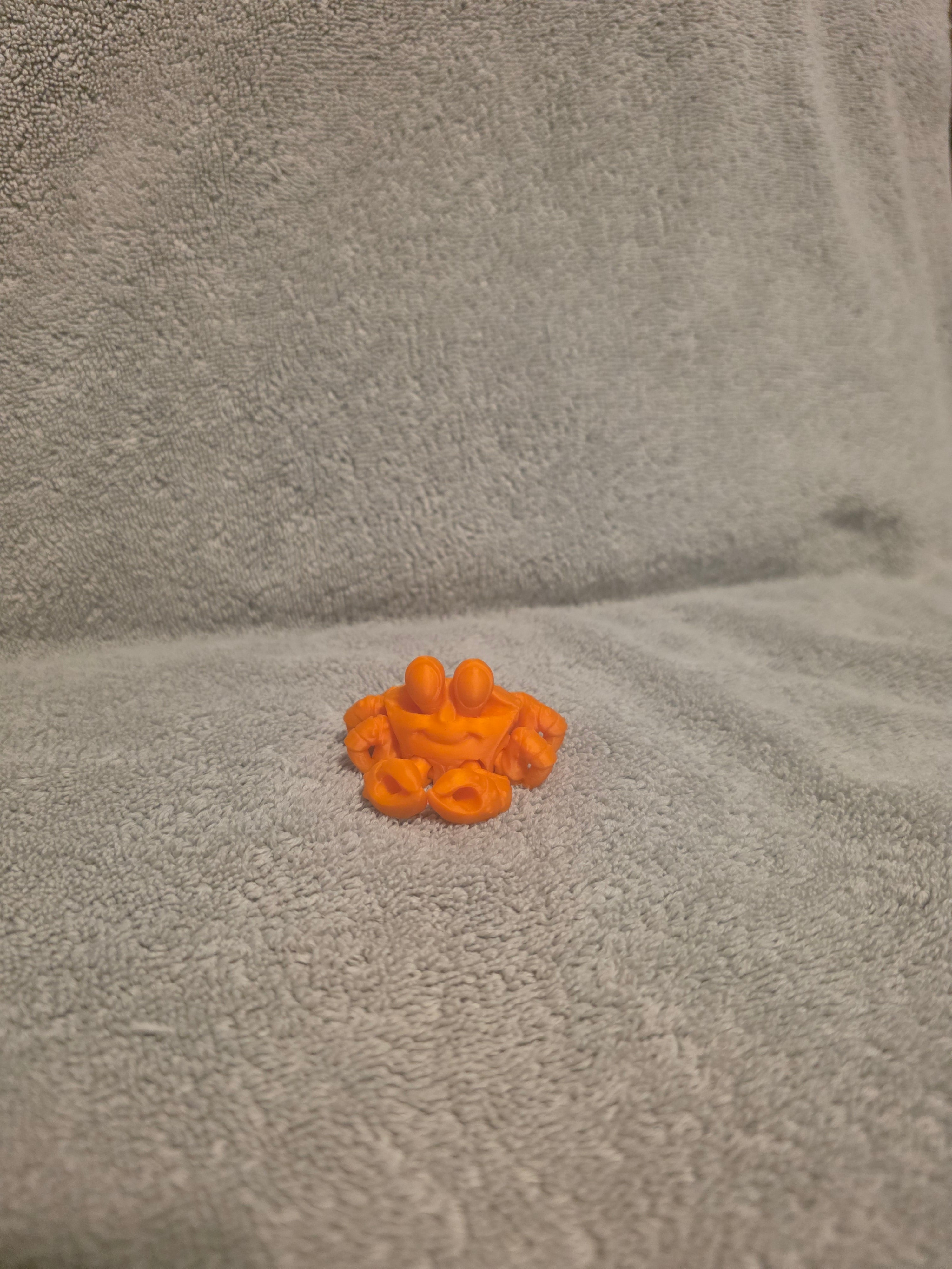 Orange desk friend crab