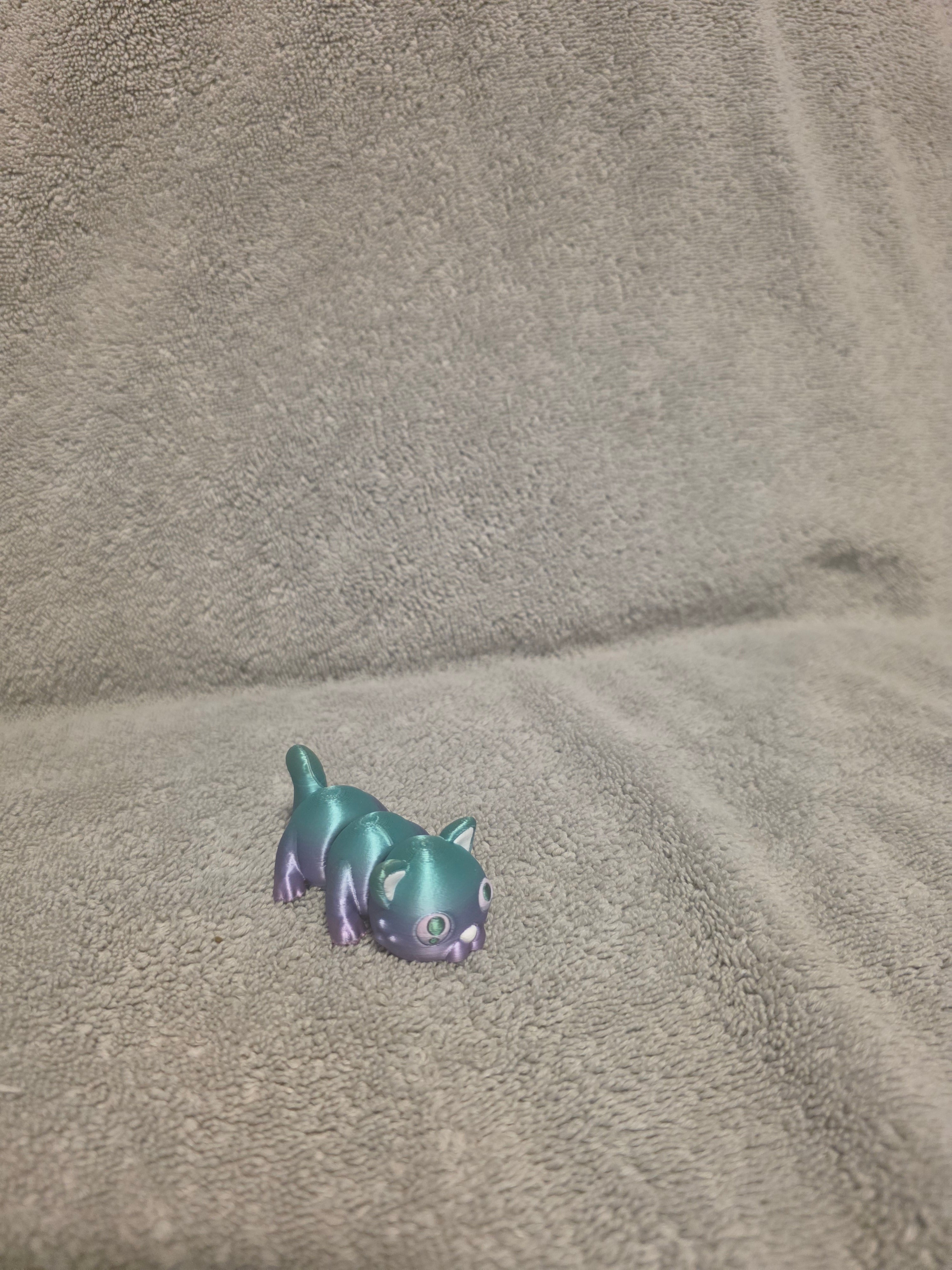 Green cat desk friend